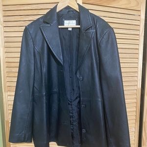 Single breasted leather jacket